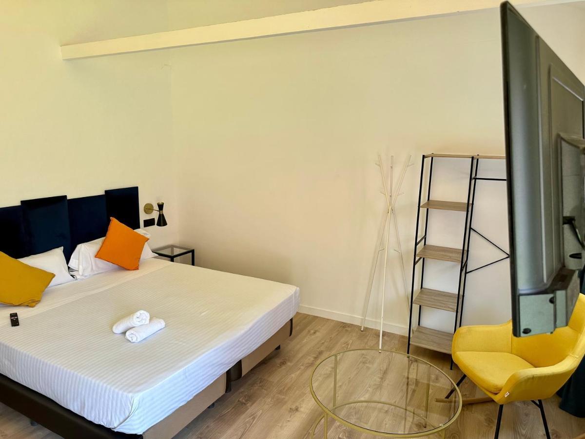 Malaga City Suites Exterior photo